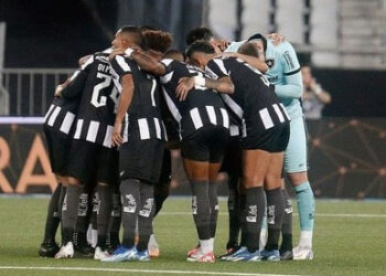 ACTUACIÓN AGRIDULCE DE GUILLERMO OCHOA EN EMPATE DEL SALERNITANA EN LA SERIE A