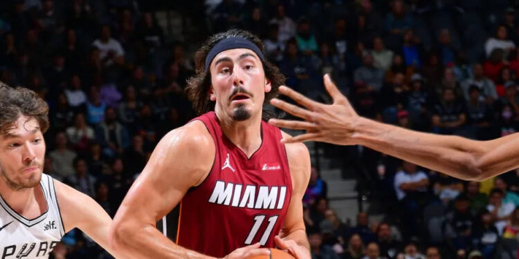 MIAMI HEAT BRILLA EN LA TEMPORADA 2023-2024 DE LA NBA A PESAR DE LESIONES INICIALES 1 AVISTAMIENTO INUSUAL EN EL CIELO DE FLORIDA DESPIERTA ASOMBRO EN REDES SOCIALES