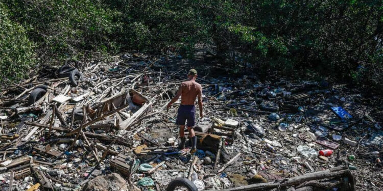 AVISTAMIENTO INUSUAL EN EL CIELO DE FLORIDA DESPIERTA ASOMBRO EN REDES SOCIALES