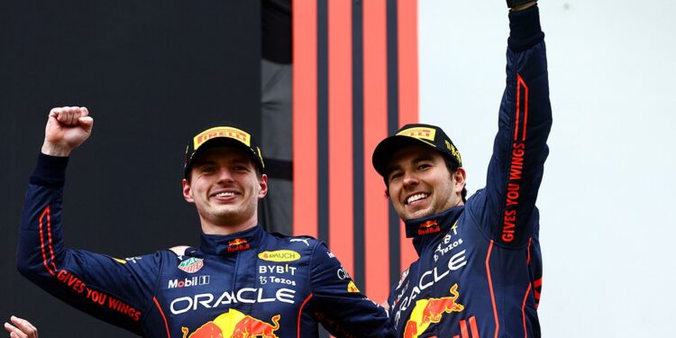 VERSTAPPEN ASEGURA QUE CHECO PÉREZ LLEGARÁ AL SUBCAMPEONATO DE PILOTOS CON EL APOYO DE RED BULL 1 VERSTAPPEN ASEGURA QUE CHECO PÉREZ LLEGARÁ AL SUBCAMPEONATO DE PILOTOS CON EL APOYO DE RED BULL