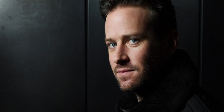 ARMIE HAMMER ROMPE EL SILENCIO EN LAS REDES TRAS ACUSACIONES DE CANIBALISMO 1 ARMIE HAMMER ROMPE EL SILENCIO EN LAS REDES TRAS ACUSACIONES DE CANIBALISMO