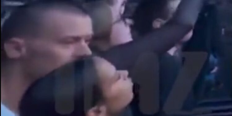 ¡IMPACTANTE TRANSFORMACIÓN DE HARRY STYLES! EL CANTANTE DEJA ATRÁS SU ICONICA MELENA JUNTO A TAYLOR RUSSELL 1 ¡IMPACTANTE TRANSFORMACIÓN DE HARRY STYLES! EL CANTANTE DEJA ATRÁS SU ICONICA MELENA JUNTO A TAYLOR RUSSELL