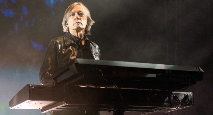 ROGER O'DONNELL DE THE CURE SE RETIRA DE LA GIRA LATINOAMERICANA: MIKE LORD LO SUSTITUIRÁ EN EL CORONA CAPITAL 2023 1 ROGER O’DONNELL DE THE CURE SE RETIRA DE LA GIRA LATINOAMERICANA: MIKE LORD LO SUSTITUIRÁ EN EL CORONA CAPITAL 2023