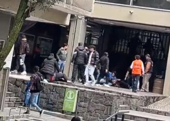 ¡ATAQUES SALVAJES SACUDEN CIUDAD UNIVERSITARIA! DESCUBRE LOS HORRORES DEL ASALTO A LA FACULTAD DE CONTADURÍA Y ADMINISTRACIÓN DE LA UNAM