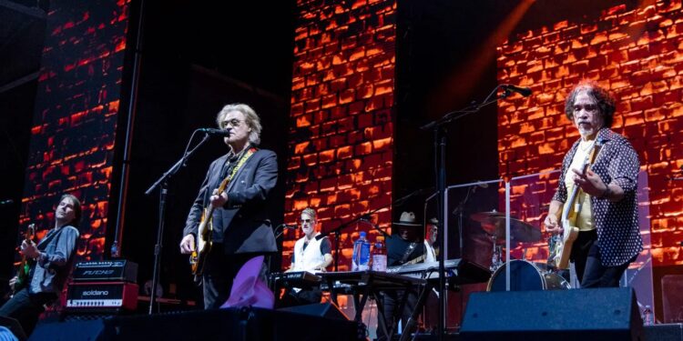 DARYL HALL OBTIENE ORDEN DE ALEJAMIENTO CONTRA JOHN OATES EN MEDIO DE UNA IMPENETRABLE DEMANDA LEGAL 1 DARYL HALL OBTIENE ORDEN DE ALEJAMIENTO CONTRA JOHN OATES EN MEDIO DE UNA IMPENETRABLE DEMANDA LEGAL