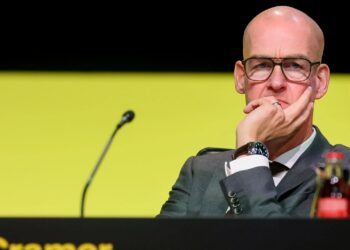 EL BORUSSIA DORTMUND DECLARA SU GUERRA CONTRA NETFLIX: “NUESTRO RIVAL NO ES EL MADRID, SINO LA INDUSTRIA DEL ENTRETENIMIENTO”