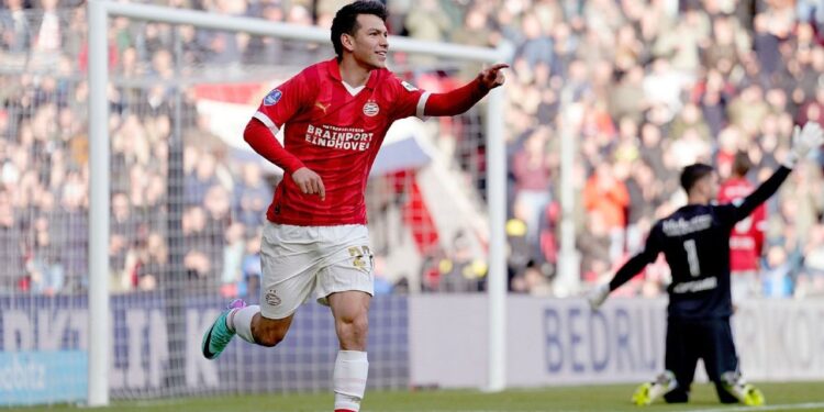 EXPECTATIVA DE UN INFIERNO EN EL SÁNCHEZ-PIZJUÁN PARA 'EL CHUCKY' LOZANO Y EL PSV 1 EXPECTATIVA DE UN INFIERNO EN EL SÁNCHEZ-PIZJUÁN PARA ‘EL CHUCKY’ LOZANO Y EL PSV