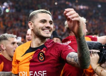 GALATASARAY EMPATA 3-3 CON MANCHESTER UNITED EN UN PARTIDO DE ALTA TENSIÓN EN LA CHAMPIONS LEAGUE
