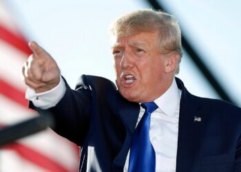 TRUMP AMENAZA CON DESMANTELAR OBAMACARE EN UN SEGUNDO MANDATO: ¿REALMENTE EN CRISIS COMO AFIRMA EL EXPRESIDENTE?