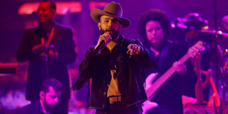 CARIN LEÓN SORPRENDE AL INTERPRETAR "SEX ON FIRE" DE KINGS OF LEON EN UN AFTER EN CDMX 1 GALATASARAY EMPATA 3-3 CON MANCHESTER UNITED EN UN PARTIDO DE ALTA TENSIÓN EN LA CHAMPIONS LEAGUE