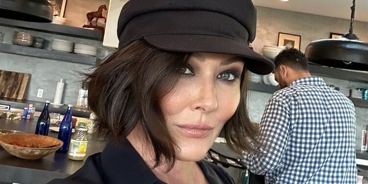 SHANNEN DOHERTY REVELA IMPACTANTEMENTE QUE EL CÁNCER SE HA EXTENDIDO A LOS HUESOS: "NO ME QUIERO MORIR" 1 SHANNEN DOHERTY REVELA IMPACTANTEMENTE QUE EL CÁNCER SE HA EXTENDIDO A LOS HUESOS: “NO ME QUIERO MORIR”
