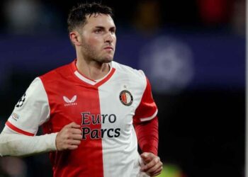 PREOCUPACIÓN EN FEYENOORD POR DEPENDENCIA DE SANTIAGO GIMÉNEZ EN EL ÁREA DE GOLEO