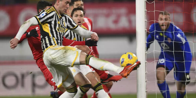 JUVENTUS SE COLOCA EN LA CIMA DE LA SERIE A TRAS VENCER AL MONZA 1 POLÉMICO ENCUENTRO ENTRE AL NASSR Y AL HILAL: CRISTIANO RONALDO EN DESACUERDO CON EL ARBITRAJE DE WILMAR ROLDÁN