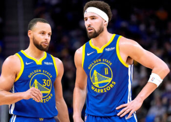 POLÉMICO ENCUENTRO ENTRE AL NASSR Y AL HILAL: CRISTIANO RONALDO EN DESACUERDO CON EL ARBITRAJE DE WILMAR ROLDÁN