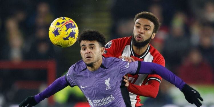 ASTON VILLA, DIRIGIDO POR UNAI EMERY, SORPRENDE AL DERROTAR AL MANCHESTER CITY