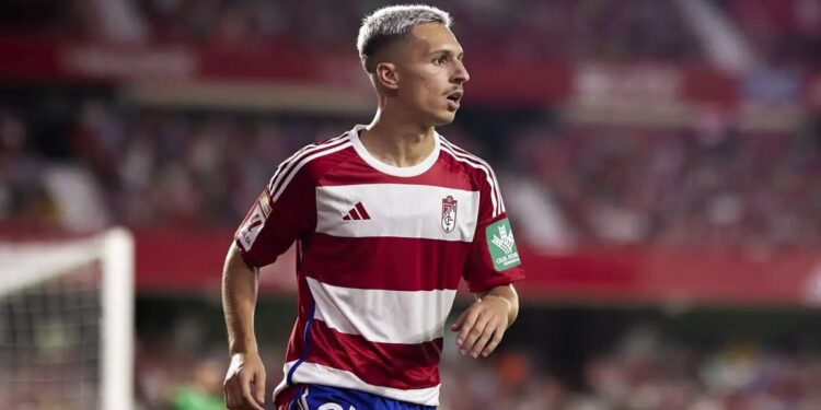 ASTON VILLA, DIRIGIDO POR UNAI EMERY, SORPRENDE AL DERROTAR AL MANCHESTER CITY