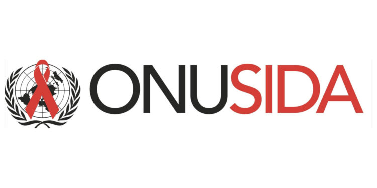 ONUSIDA DESTACA LA IMPORTANCIA DE LOS DERECHOS HUMANOS EN EL 75 ANIVERSARIO DE LA DECLARACIÓN UNIVERSAL DE LOS DERECHOS HUMANOS 1 HOMENAJES EN STRAWBERRY FIELDS: FANS CONMEMORAN EL 43 ANIVERSARIO DE LA MUERTE DE JOHN LENNON EN CENTRAL PARK