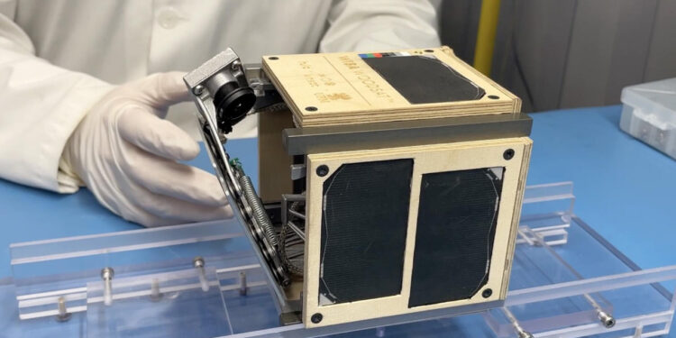 NASA Y JAXA LIDERAN LA REVOLUCIÓN ESPACIAL CON EL PRIMER SATÉLITE DE MADERA: LIGNOSAT 1 AL-AHLY AVANZA A SEMIFINALES DEL MUNDIAL DE CLUBES TRAS DERROTAR A AL-ITTIHAD