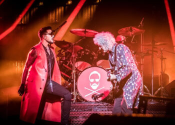 LOS LAKERS INAUGURAN EL ‘BANNER’ DE CAMPEONES DE LA COPA NBA 2023 EN LA CRYPTO ARENA