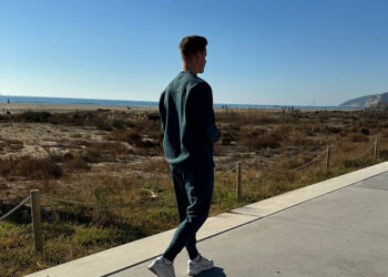 FC BARCELONA SUPERA AL ALMERÍA CON DIFICULTADES EN UN PARTIDO DE ALTIBAJOS (3-2)