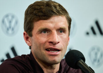 FC BARCELONA SUPERA AL ALMERÍA CON DIFICULTADES EN UN PARTIDO DE ALTIBAJOS (3-2)