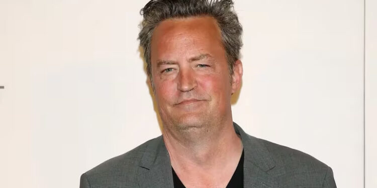 EXNOVIA DE MATTHEW PERRY REVELA MOMENTO DESGARRADOR EN SU LUCHA CONTRA LAS DROGAS 1 SILVIA PINAL HOSPITALIZADA: DECLARACIONES CONTRADICTORIAS DESATAN CONTROVERSIA EN REDES SOCIALES
