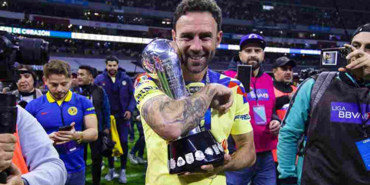 MIGUEL LAYÚN DESCARTA EL RETIRO Y BUSCA NUEVO EQUIPO EN EL FUTBOL PROFESIONAL 1 BRIGHTON AND HOVE SE ADELANTA EN EL MARCADOR FRENTE A TOTTENHAM EN LA PREMIER LEAGUE