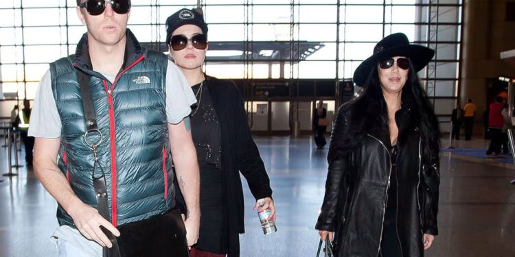 CHER BUSCA LA TUTELA DE SU HIJO, ELIJAH BLUE ALLMAN, DEBIDO A PROBLEMAS DE ABUSO DE SUSTANCIAS 1 BRIGHTON AND HOVE SE ADELANTA EN EL MARCADOR FRENTE A TOTTENHAM EN LA PREMIER LEAGUE