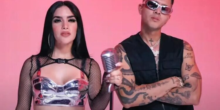 JUAN DE DIOS REVELA SU AUDAZ ESTRATEGIA: "ES FÁCIL MANIPULAR", SE BURLA DE FANS TRAS FALSA INFIDELIDAD A KIM LOAIZA 1 JUAN DE DIOS REVELA SU AUDAZ ESTRATEGIA: “ES FÁCIL MANIPULAR”, SE BURLA DE FANS TRAS FALSA INFIDELIDAD A KIM LOAIZA