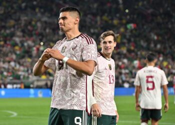 EL GOLEADOR MEXICANO GUILLEMO MARTÍNEZ APUNTA A REFORZAR A LOS PUMAS: ¡NO ES CHIVAS, PERO PUEDE SER EL MEMOMANDANTE QUE LOS LLEVE A LA GLORIA! 1 EL GOLEADOR MEXICANO GUILLEMO MARTÍNEZ APUNTA A REFORZAR A LOS PUMAS: ¡NO ES CHIVAS, PERO PUEDE SER EL MEMOMANDANTE QUE LOS LLEVE A LA GLORIA!