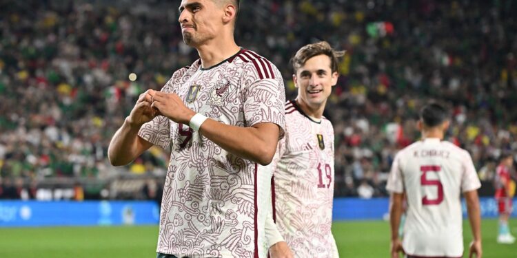 EL GOLEADOR MEXICANO GUILLEMO MARTÍNEZ APUNTA A REFORZAR A LOS PUMAS: ¡NO ES CHIVAS, PERO PUEDE SER EL MEMOMANDANTE QUE LOS LLEVE A LA GLORIA!