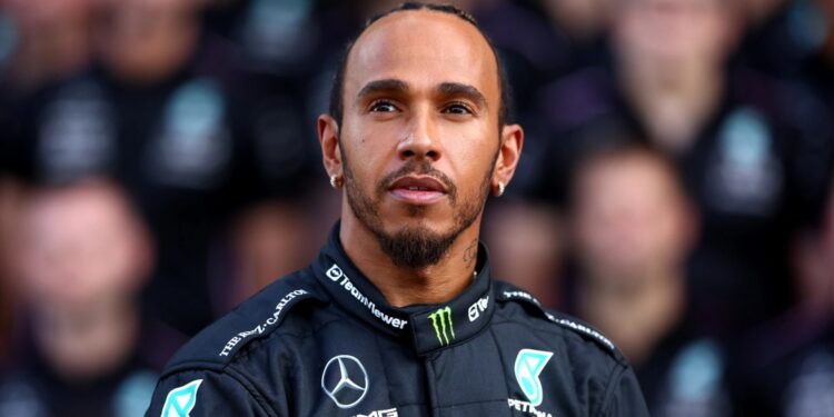 LEWIS HAMILTON EXPONE SU AGOTAMIENTO EMOCIONAL: "NO ESTOY QUEMADO, PERO ESTOY AGOTADO" 1 LEWIS HAMILTON EXPONE SU AGOTAMIENTO EMOCIONAL: “NO ESTOY QUEMADO, PERO ESTOY AGOTADO”