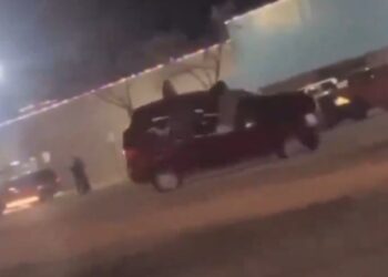 IMPACTANTE ACCIDENTE EN COLORADO SPRINGS: JOVEN CONDUCTORA PROTAGONIZA CAÓTICO INCIDENTE AL REALIZAR PELIGROSAS MANIOBRAS EN VIDEO VIRAL