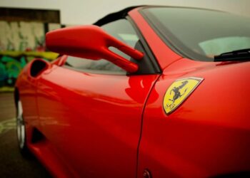 FERRARI REVOLUCIONA EL MUNDO DEL AUTOMÓVIL CON SU PATENTE: EL MOTOR DE RUEDA ELÉCTRICO