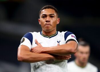 RAYADOS ACELERA EN LA BÚSQUEDA DEL GOL: OFERTA INICIAL POR CARLOS VINÍCIUS DEL FULHAM