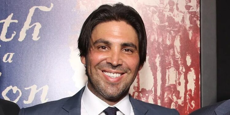 IMPACTANTE REVELACIÓN: LA IMPREVISIBLE TRAGEDIA QUE ARREBATÓ LA VIDA DE KEVIN TUREN, EL TALENTOSO PRODUCTOR DE EUPHORIA 1 IMPACTANTE REVELACIÓN: LA IMPREVISIBLE TRAGEDIA QUE ARREBATÓ LA VIDA DE KEVIN TUREN, EL TALENTOSO PRODUCTOR DE EUPHORIA