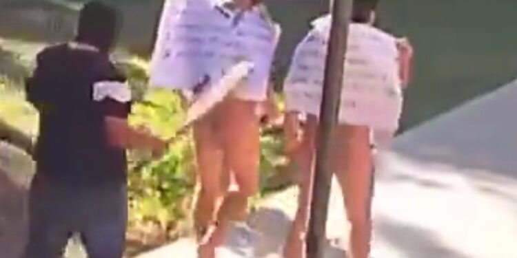 BRUTAL AGRESIÓN EN UAdeO GUASAVE: ESTUDIANTES DESNUDADOS Y TABLEADOS POR "VENTA DE VAPEADORES" 1 BRUTAL AGRESIÓN EN UAdeO GUASAVE: ESTUDIANTES DESNUDADOS Y TABLEADOS POR “VENTA DE VAPEADORES”