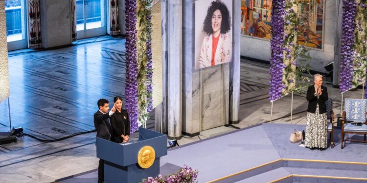 NARGES MOHAMMADI, PREMIO NOBEL DE LA PAZ, DESDE LA CÁRCEL: “LA CIVILIZACIÓN ES VÍCTIMA DEL RÉGIMEN MISÓGINO DE IRÁN”