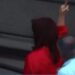 IMPACTANTE GESTO DE LA EX VICEPRESIDENTA ARGENTINA: CRISTINA KIRCHNER LEVANTA EL DEDO MEDIO ANTE LA ASCENSIÓN DE JAVIER MILEI AL PODER