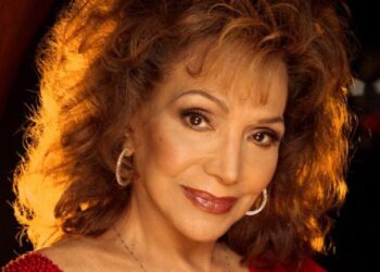 MARÍA VICTORIA, EMBLEMA DEL CINE DE ORO, ROMPE UNA TRADICIÓN DE 70 AÑOS EN LAS MAÑANITAS A LA VIRGEN DE GUADALUPE: UNA APARICIÓN ESPECIAL DESDE SU HOGAR 4 MARÍA VICTORIA, EMBLEMA DEL CINE DE ORO, ROMPE UNA TRADICIÓN DE 70 AÑOS EN LAS MAÑANITAS A LA VIRGEN DE GUADALUPE: UNA APARICIÓN ESPECIAL DESDE SU HOGAR