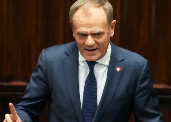 EL PRIMER MINISTRO POLACO, DONALD TUSK, EMITE UN LLAMADO ENÉRGICO PARA MOVILIZAR A OCCIDENTE EN APOYO A UCRANIA