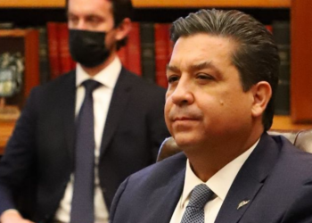 Una vez más, ahora un juez federal instruyó cancelar la orden de aprehensión girada contra Francisco Javier Cabeza de Vaca, ex gobernador de Tamaulipas.