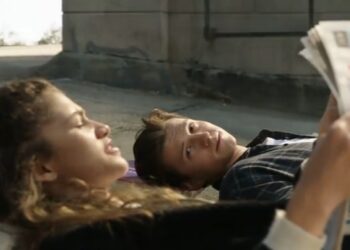 TOM HOLLAND Y ZENDAYA: UNA INMERSIÓN EMOCIONAL EN “SPIDER-MAN: HOMECOMING” QUE LOS TRANSPORTA A LA JUVENTUD