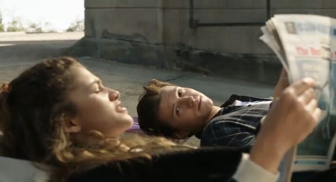 TOM HOLLAND Y ZENDAYA: UNA INMERSIÓN EMOCIONAL EN “SPIDER-MAN: HOMECOMING” QUE LOS TRANSPORTA A LA JUVENTUD