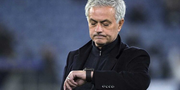 ROMA TOMA UN GIRO DRAMÁTICO: JOSE MOURINHO DESTITUIDO Y DANIELE DE ROSSI ASUME EL TIMÓN 1 ROMA TOMA UN GIRO DRAMÁTICO: JOSE MOURINHO DESTITUIDO Y DANIELE DE ROSSI ASUME EL TIMÓN