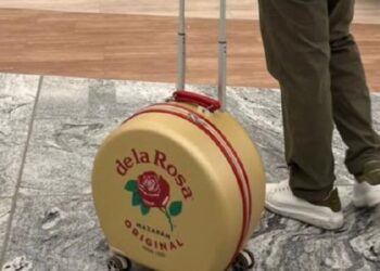 ¡LA MALETA DEL MAZAPÁN DE LA ROSA QUE CAUTIVA LAS REDES SOCIALES!