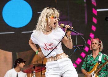¡CAMBIO EN EL CARTEL DEL VIVE LATINO 2024: PARAMORE SE RETIRA Y KINGS OF LEON TOMA EL RELEVO!