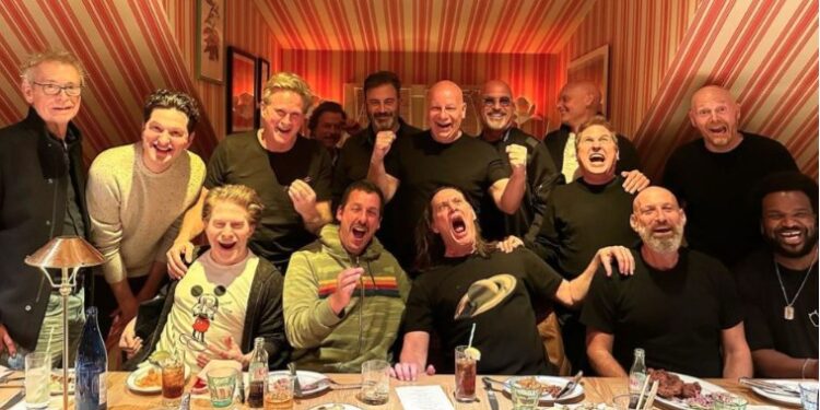 CELEBRACIÓN ESTELAR: JIM CARREY FESTEJA SU 62 CUMPLEAÑOS EN UNA ÉPICA REUNIÓN LLENA DE ESTRELLAS 1 CELEBRACIÓN ESTELAR: JIM CARREY FESTEJA SU 62 CUMPLEAÑOS EN UNA ÉPICA REUNIÓN LLENA DE ESTRELLAS