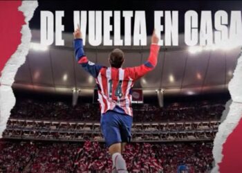 ¡EL REGRESO TRIUNFAL DE ‘CHICHARITO’ HERNÁNDEZ A CHIVAS SACUDE LA LIGA MX!