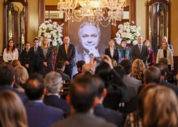 HONRA ESTADO A CARLOS BREMER